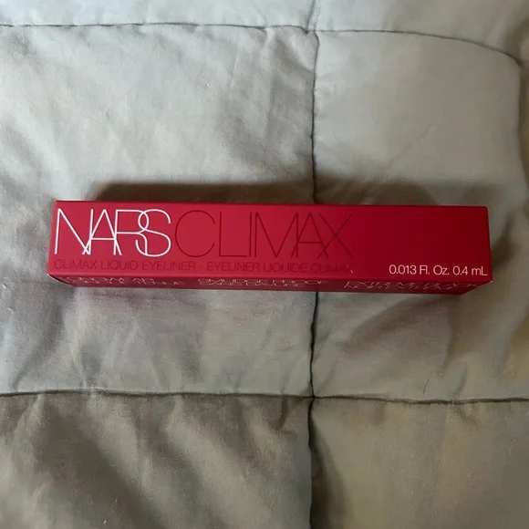 NARS Climax Liquid Eyeliner in Explicit Black - Picture 6 of 6